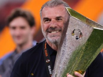 Ange Postecoglou khó hiểu với quyết định của Tottenham