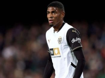Valencia chốt giá bán Cristhian Mosquera cho Arsenal