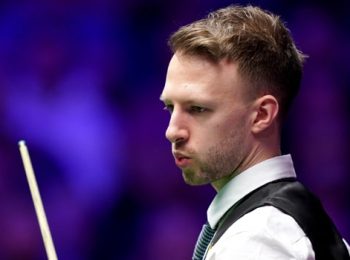 Judd Trump và Mark Williams tiến vào vòng 2 giải bi-da