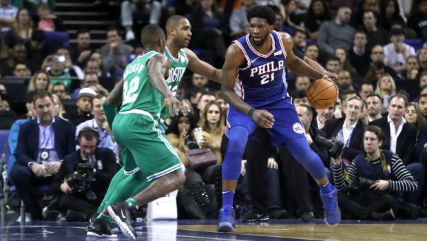 Joel Embiid dính chấn thương vai trong trận Cavaliers