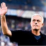 HLV Jose Mourinho tố trọng tài Fabio Maresca nhắm vào AS Roma