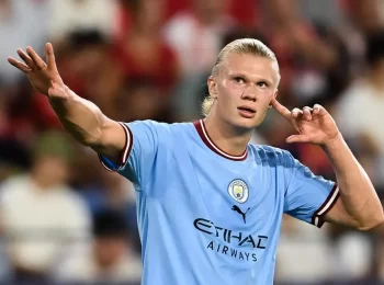 Erling Haaland không may gặp chấn thương ở trận thắng Bournemouth