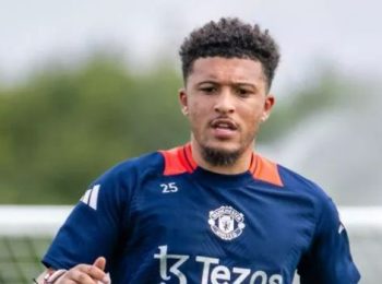 Erik Ten Hag ở lại MU, Jadon Sancho là người buồn nhất
