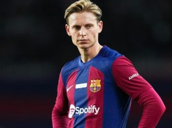 Barcelona bất ngờ để giá rẻ cho Frenkie de Jong