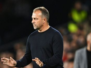Barca đàm phán gia hạn hợp đồng với HLV Hansi Flick