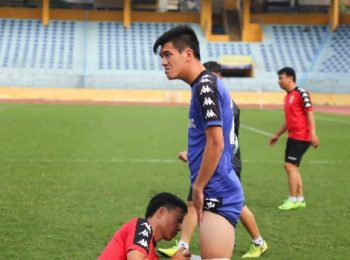 Sau trận thắng Indonesia, Tiến Linh dính chấn thương