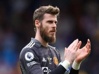 Để David de Gea rời đi, MU bị người cũ chỉ trích