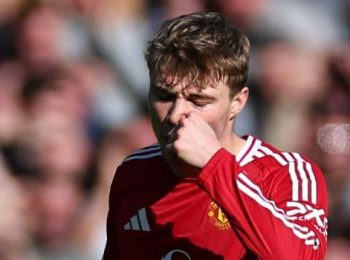 Man United tỏ ra bất lực với Rasmus Hojlund