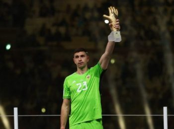 Petr Cech bảo vệ quyết định bán Emiliano Martinez của Arsenal