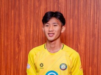 Tuyển thủ Lào có hành động đặc biệt sau trận chạn trán với ĐT Việt Nam