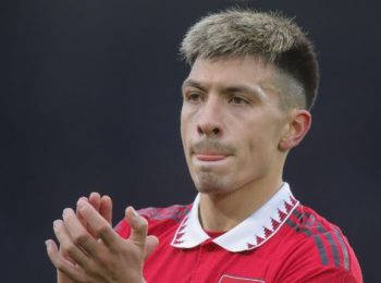 Rio Ferdinand nói gì về tranh cãi liên quan đến Lisandro Martinez?