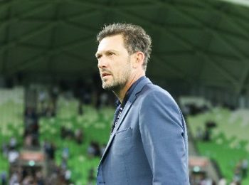 HLV Australia: “Chúng tôi không được trọng tài ưu ái”